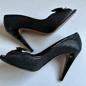 Moschino Cheap & Chic woven raffia heels with patent leather bows